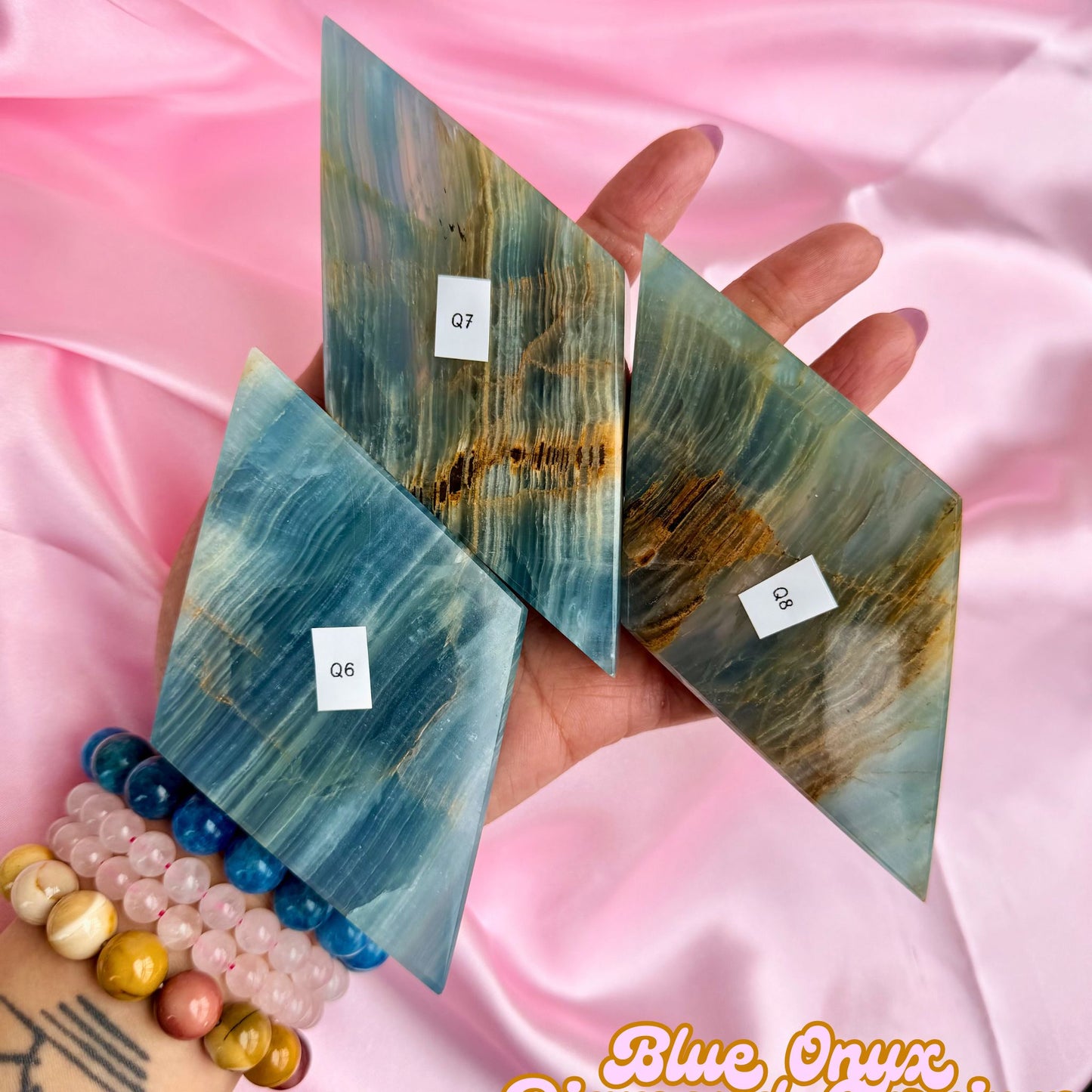 Blue Onyx Diamond Carving with Stand | Q7