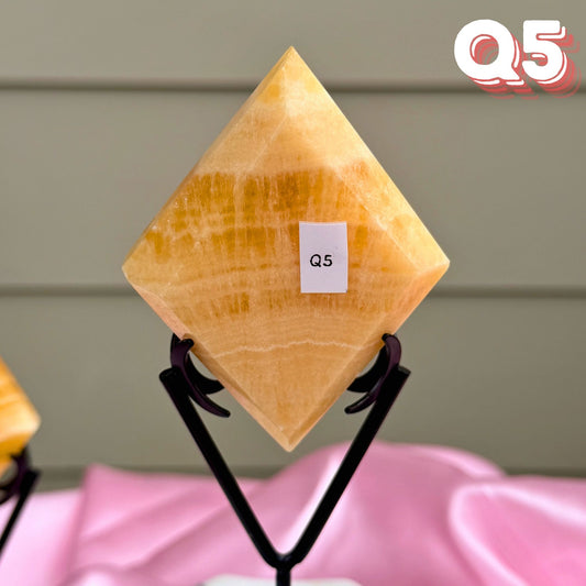 Yellow Calcite Diamond Carving with Stand | Q5