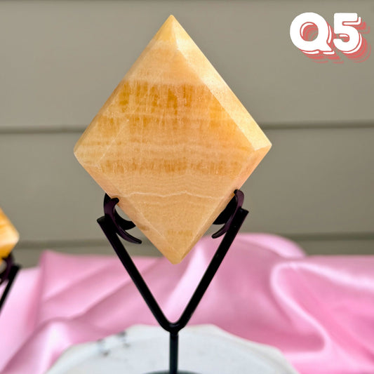 Yellow Calcite Diamond Carving with Stand | Q5